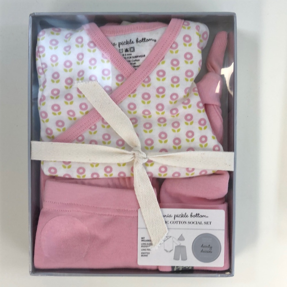Organic cotton newborn gift set